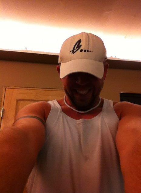 iceezilla's tweet photo. From the random passer to avid Chiver. #RockingTheSmile #IronMan #TopShelfCrew #KCCO #HappyBirthdayIceman http://t.co/HkrwBJJ2Wc