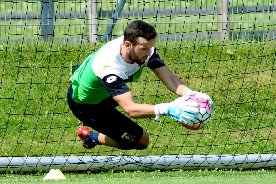 HO_SOCCER's tweet photo. Samir Ujkani is new goalkeeper GENOA CFC.Good luck in your new team
#hosoccer #calcio #seriea @GenoaCFC @SamirUjkani http://t.co/B8VxzqXqma
