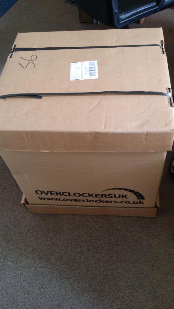 Jarvlar's tweet photo. @OverclockersUK Is there a feeling like it? Can't wait to get it going! Thank you! #doorbellexcitement http://t.co/YsdCv4SqYN