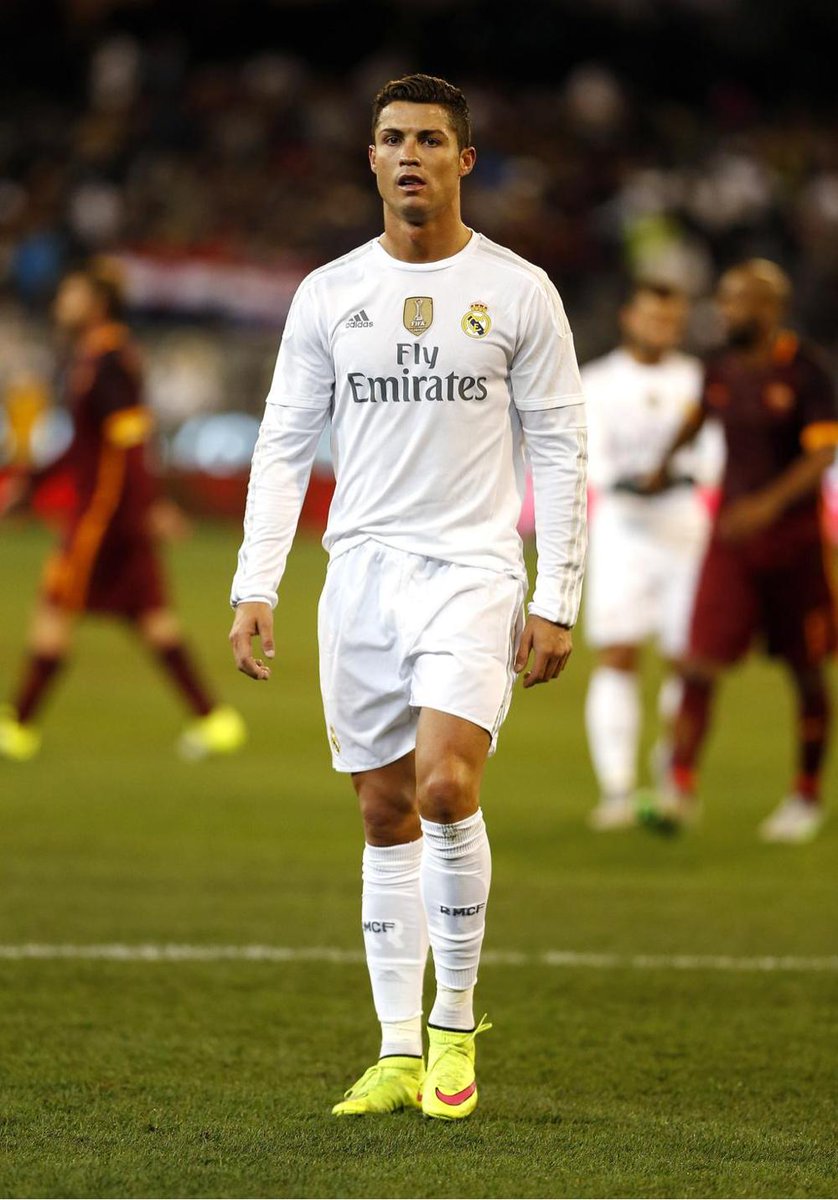 2000). роналду в реале спиной. криштиану роналду в полный рост. криштиану 2022. трансферная стоимость роналду.