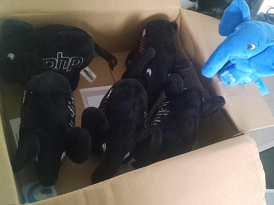 lcobucci's tweet photo. #MurPHPy just arrived! http://t.co/OL6GWrZxK8
