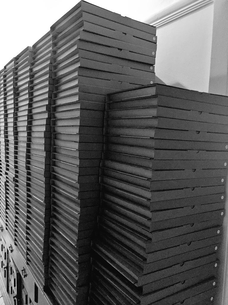 hushcreative's tweet photo. All good to go #packaging #HowardJones #needabiggerstudio #limitededition #500 #books #workofart #yeeha http://t.co/a7BejjOQTn