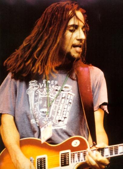 Happy Birthday to you too, Stone Gossard!!! Great musician and guitarist! Thanks for your music, buddy!!     