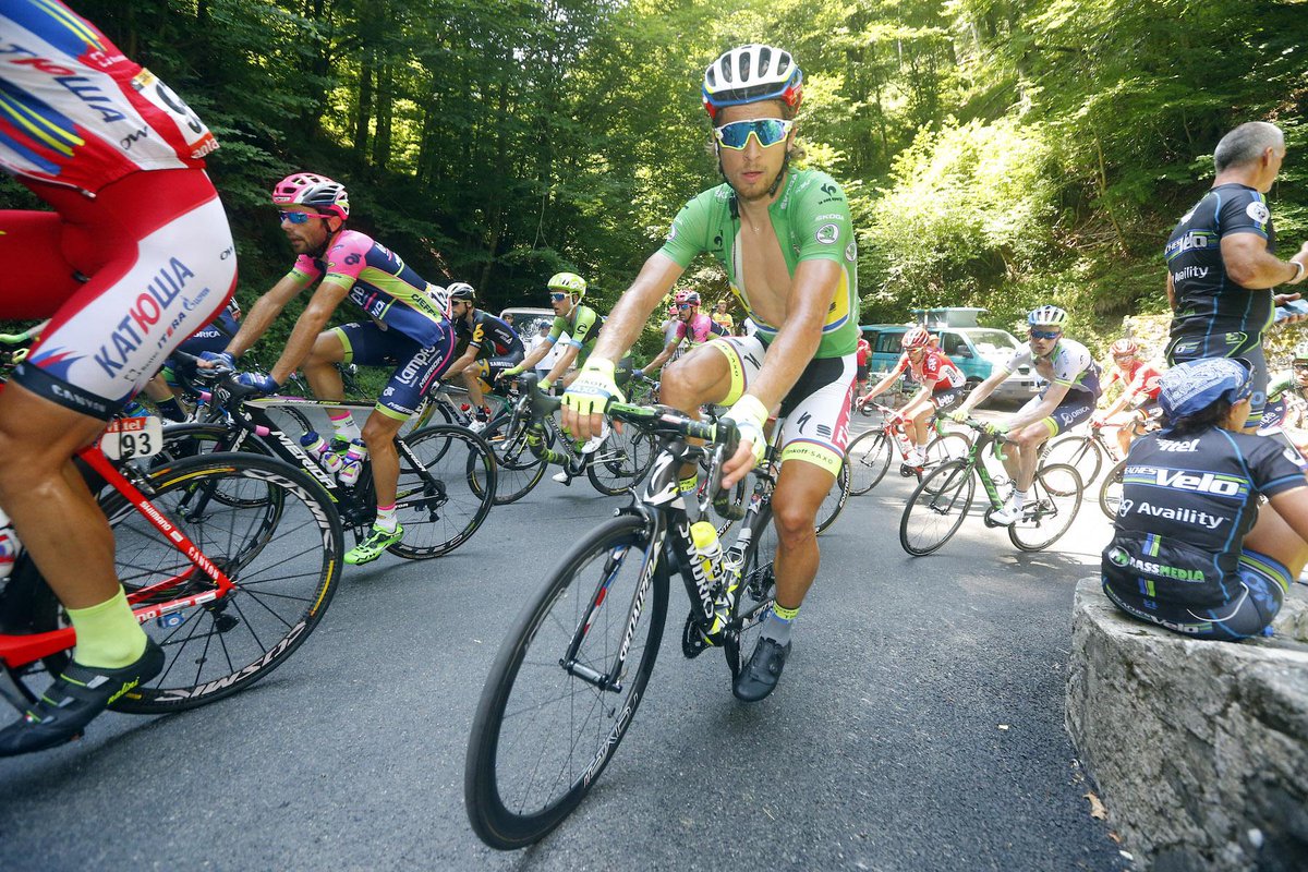 After taking maximum points in the intermediate sprint, <a href="/petosagan/">Peter Sagan</a> extends his green jersey lead to 64! #TDF2015