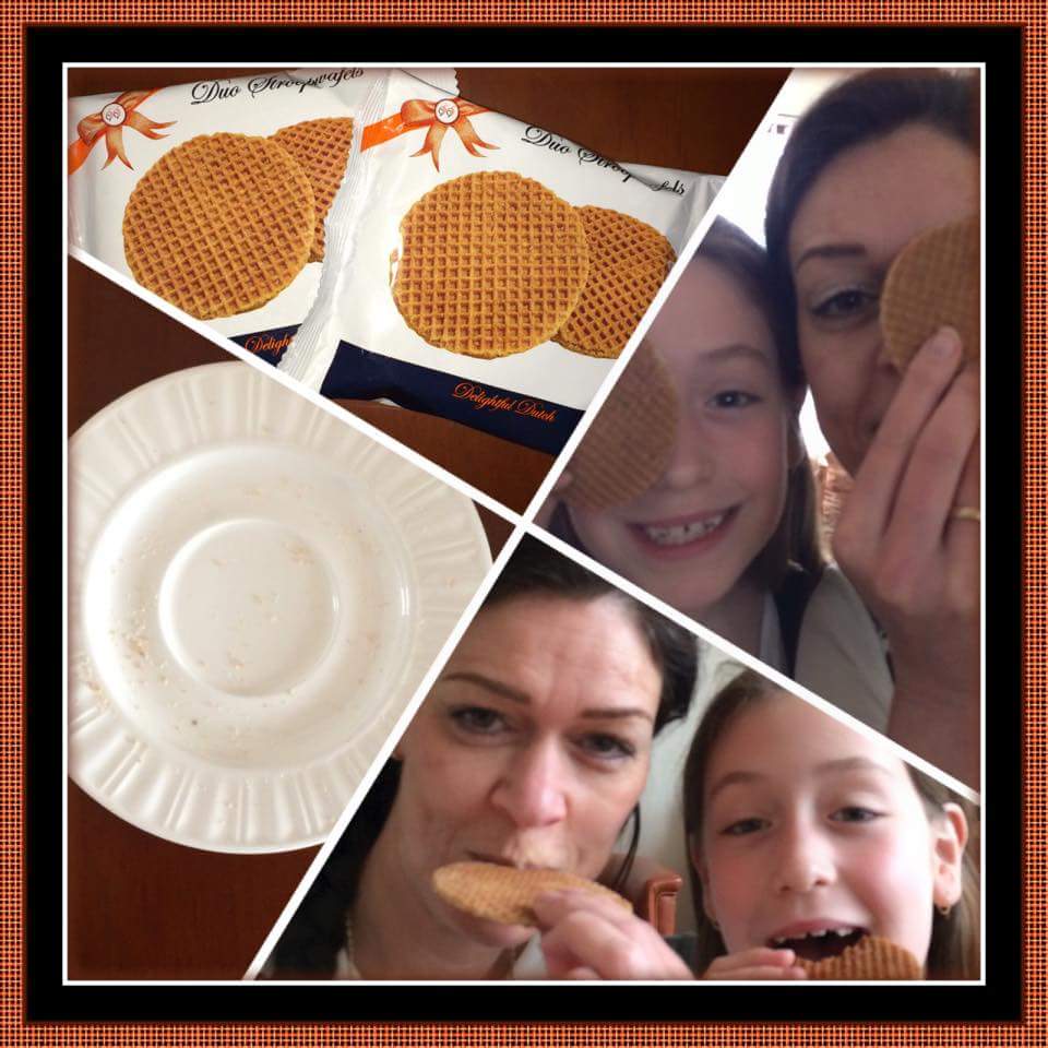DelightfulDutch's tweet photo. #delightfulselfie #delightfuldutch #stroopwafels http://t.co/y7AhlKy2IV http://t.co/jYWDV5MjyB