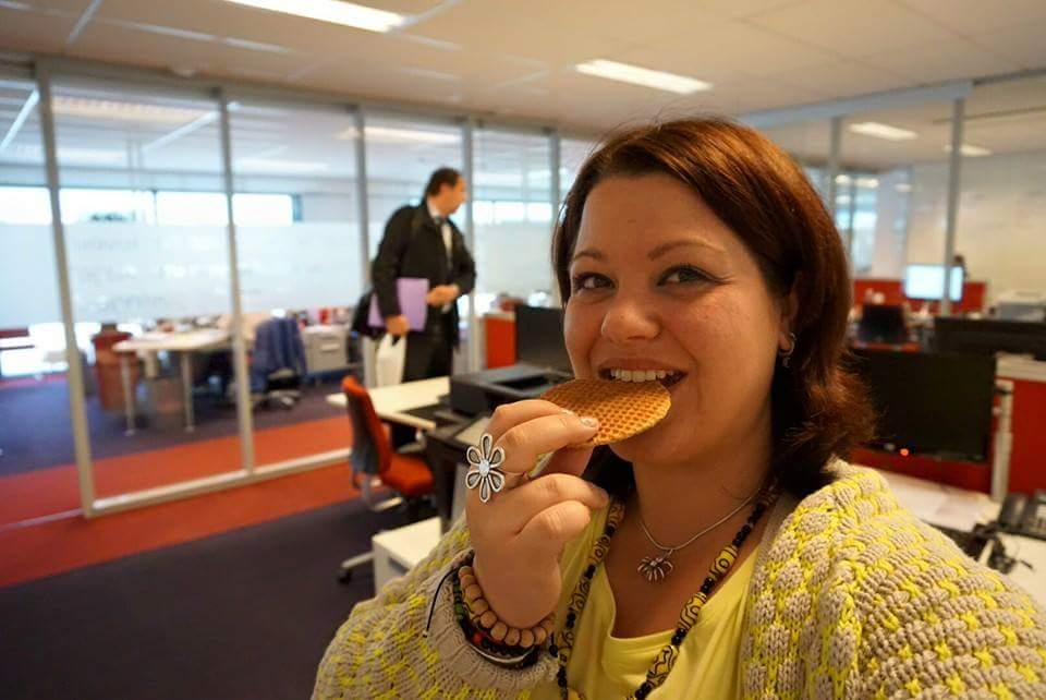 DelightfulDutch's tweet photo. #delightfulselfie #delightfuldutch #stroopwafels #break #energy #succes #enjoy #worldwide #ordernow #office http://t.co/Ub7qNShWWQ