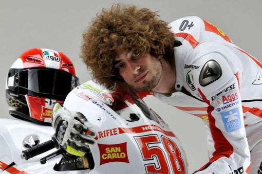 MediasetMotor's tweet photo. Simoncelli, Jules Bianchi, María de Villota… tantas ilusiones perdidas en el asfalto → http://t.co/5FkYrQveXR http://t.co/B2Q8v2ndjT