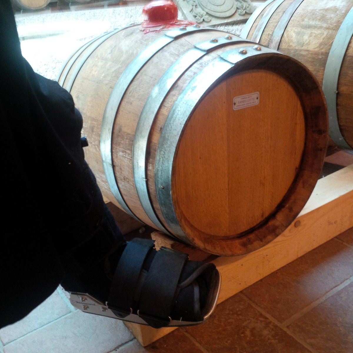 NMwinegal's tweet photo. #bootbuddy adventures in Italy @DallaTerraUSA. Broken foot had a great time on the trip. But damn not again. http://t.co/REuw85nKKR