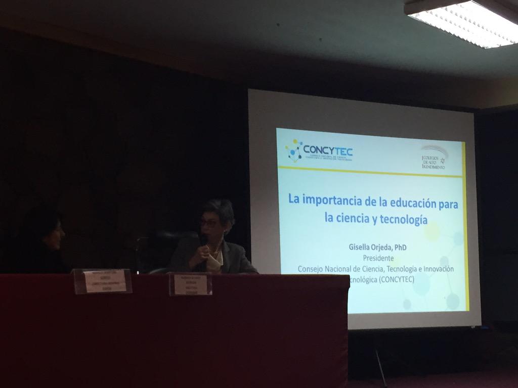 waltercurioso's tweet photo. Presidente CONCYTEC @gorjeda y @ConcytecPeru capacitando a docentes de los #COAR de todo el Perú en  @CmsppPERU http://t.co/qGqRWa2VzT