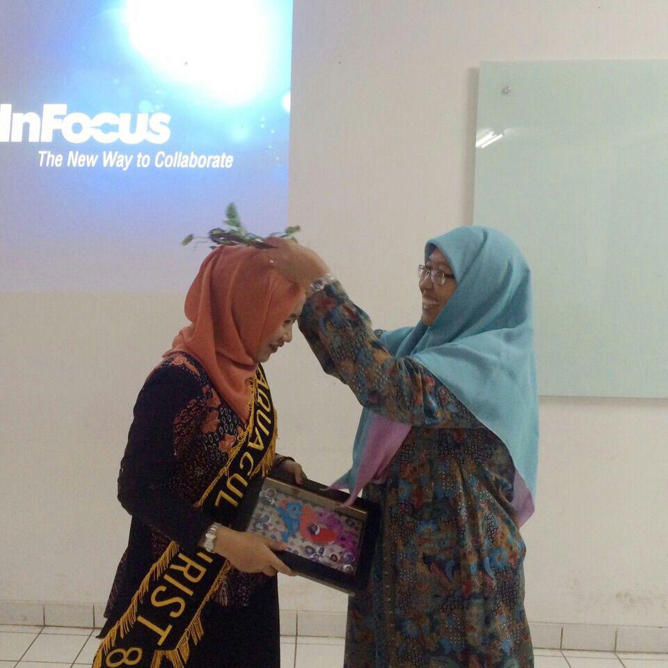 alj_BDP_IPB's tweet photo. Bte selamat yaa kak @dindajanuari sudah selesai seminarnya..... semangat sidang kakaak &amp; smg sukses slalu 😍😘 http://t.co/uYOiG6zUfv
