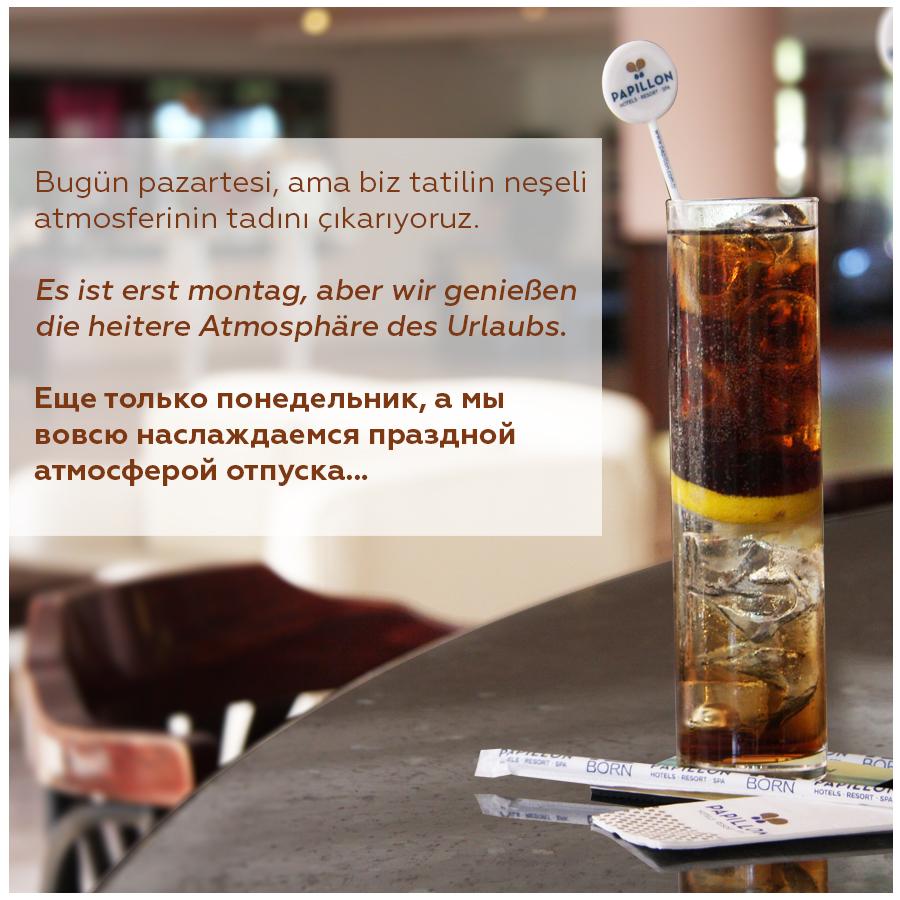 It's only monday, but we're enjoying a cheerful atmosphere of the holidays.