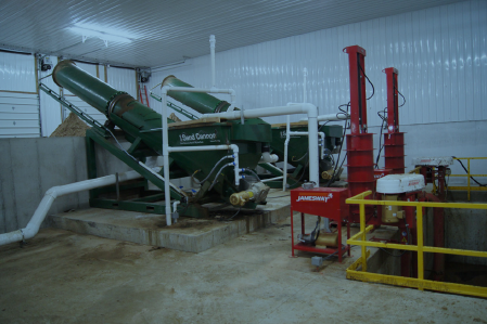 Sikkema_Equip's tweet photo. We're #1 with your #2. Let us design a #manure system that works best for you! #Daritech @Jameswayfarmeq @ValmetalInc http://t.co/JZ23CM6wb4