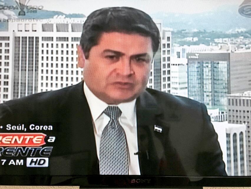 Pdte. <a href="/JuanOrlandoH/">Juan Orlando Hernández</a> reitera desde Seúl, Corea, que el gobierno continúa dialogando con distintos sectores del país.