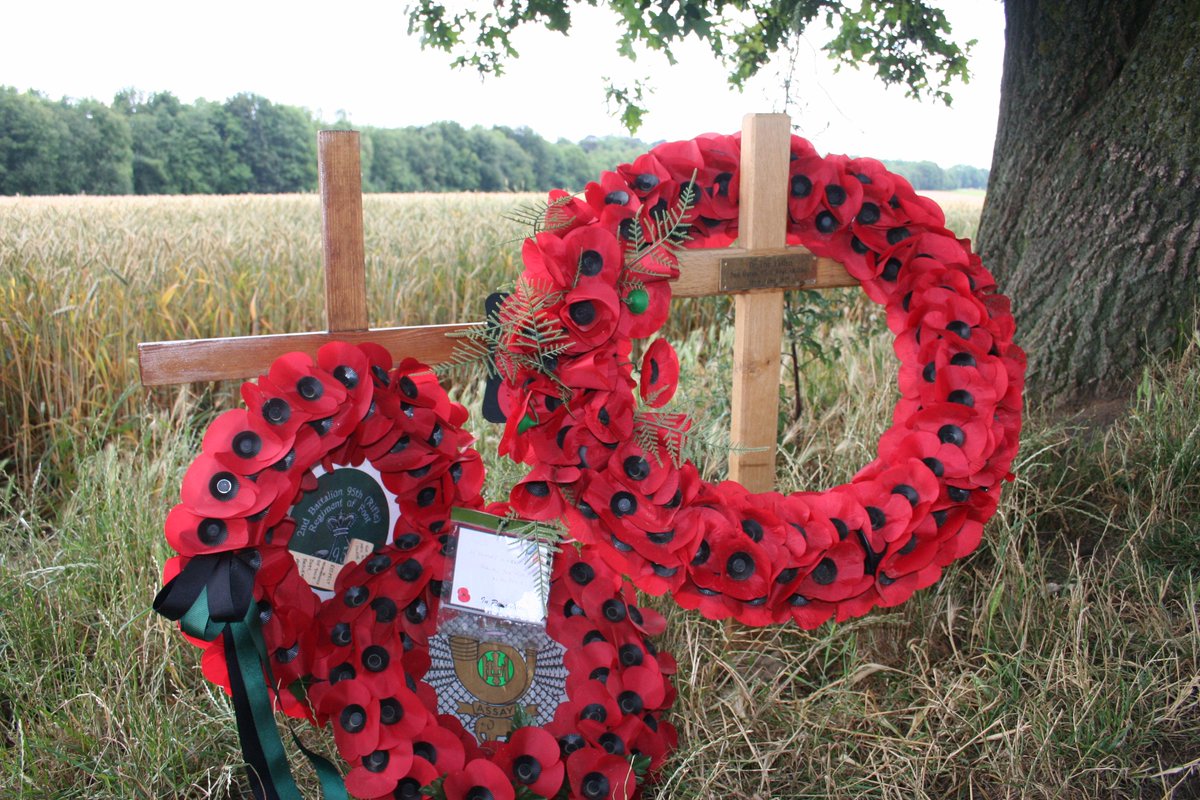 DigWaterloo's tweet photo. @2ndBn95thRifles found a lovely wreath while we excavate at #hougomont. Was it left by you guys? #DigWaterloo http://t.co/aAODQ6IpB9