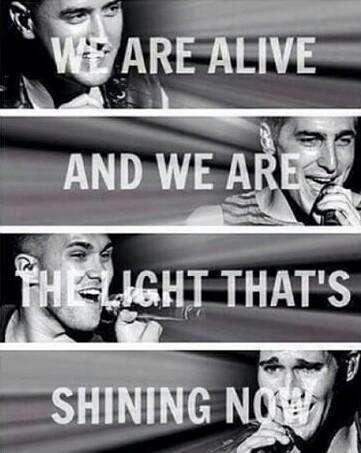 smilinhenderson's tweet photo. "We are the light that's shining now"
#ComeBackBigTimeRush @bigtimerush http://t.co/Jju93AWX2b