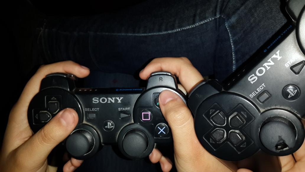 LuqueFraan's tweet photo. Play con la gordi❤ http://t.co/ipFDaDlLdc