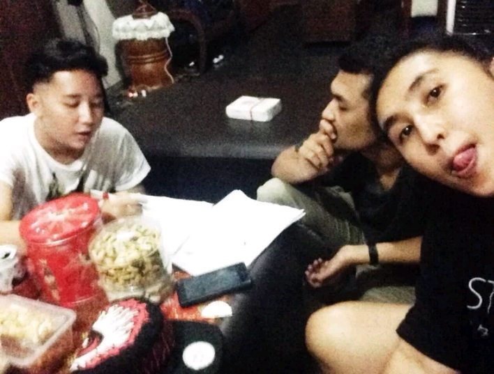 Specta_RNZ's tweet photo. Semangat meeting ya shaaayy😘😘😆😆  kak @Rangga_Moela kak @tiwiputri sama kak Rizal😊😊 http://t.co/ZwppMjWCXm