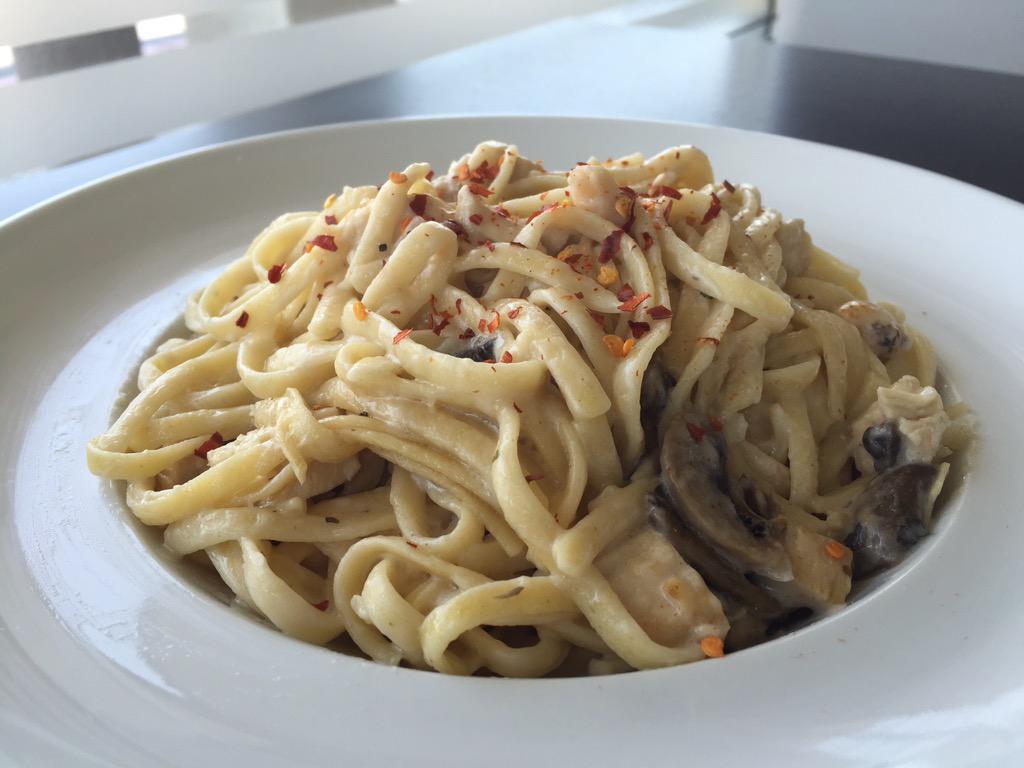 Itechpizza's tweet photo. Come and try! All at $6.99 each! http://t.co/hGYm0ZRCuM