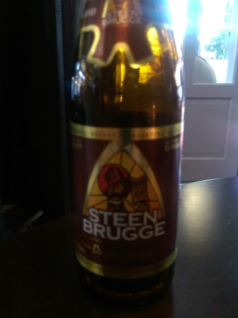 hklijn's tweet photo. @4daagseredactie  morgen gaan we starten, we hebben nu moed ingedronken http://t.co/whR0kYut9S