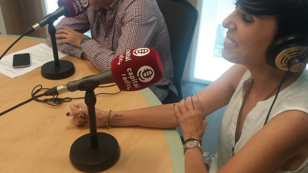 LuisBlancoRRR's tweet photo. @ChusGago habla de su libro "Lunes" en @CAPITALRADIOB Lleva tatuado su día favorito de la semana. Con @78laurablanco http://t.co/mCMe6xE7qW