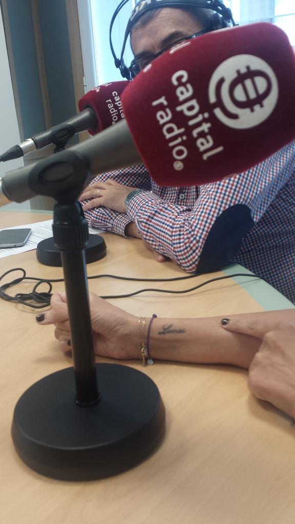 LuisBlancoRRR's tweet photo. @ChusGago habla de su libro "Lunes" en @CAPITALRADIOB Lleva tatuado su día favorito de la semana. Con @78laurablanco http://t.co/mCMe6xE7qW