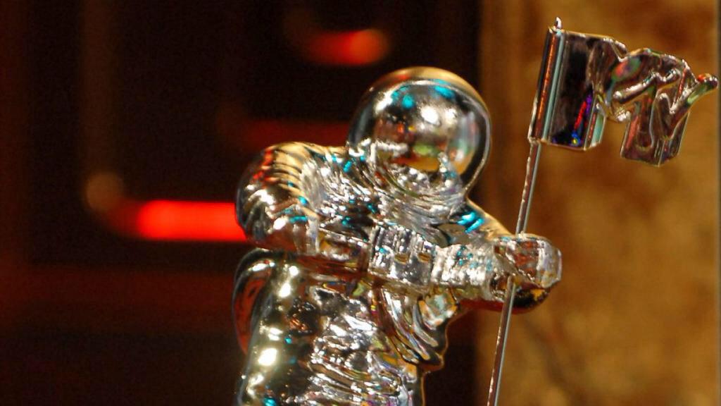 funfactsofmusic's tweet photo. @MTV announces that the #VMAs nominations will be announced TOMORROW on @iTunesMusic at 10am! http://t.co/yRN4QS1ZsO http://t.co/z9RF7JJUob