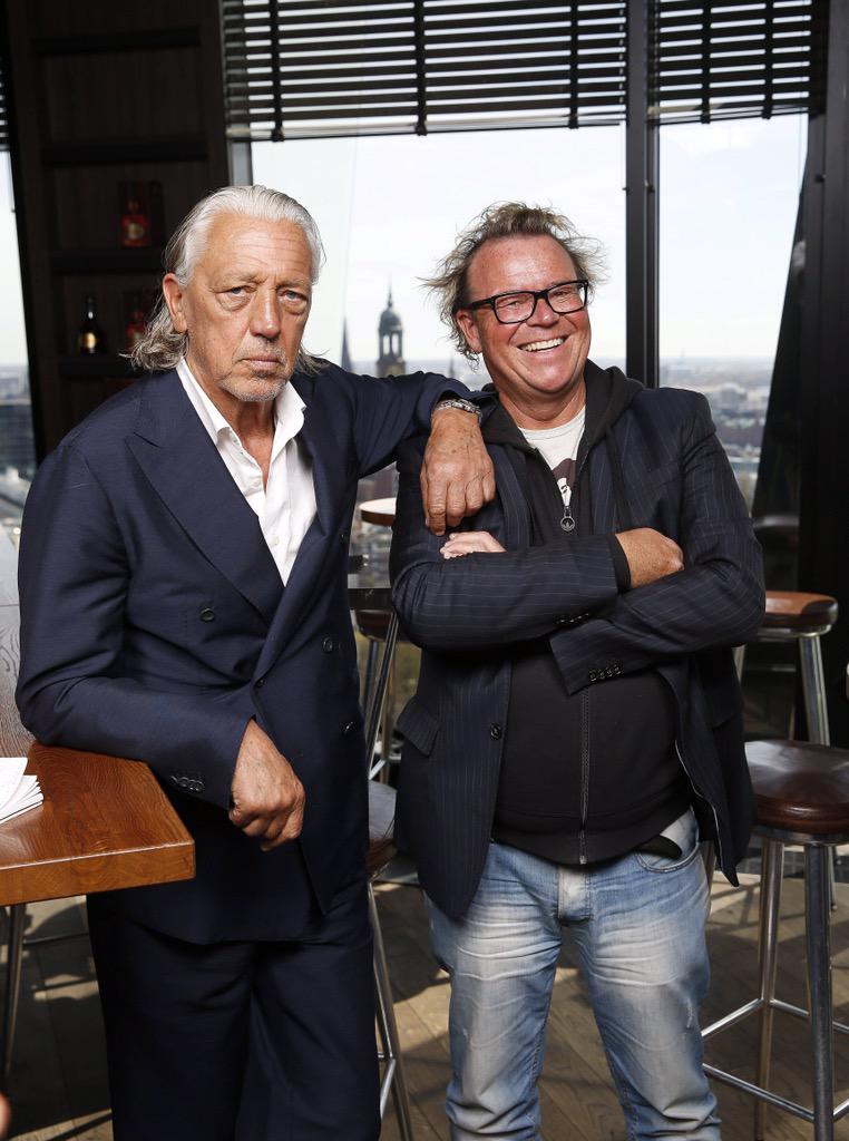 MaikBrodersen's tweet photo. . @HUGOBOSS #Model + BarGuru #CharlesSchumann zu #Bild "In #Hamburg ist die #Küche besser als in #München "Stimmt! http://t.co/CXGW8sC4op