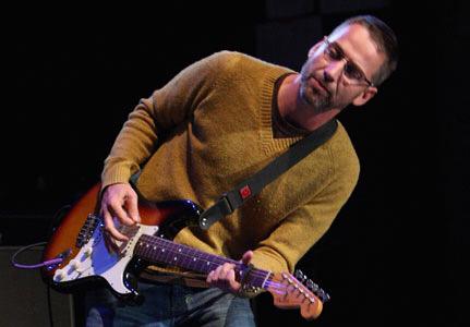 fans, help us wish Stone Gossard a Happy Birthday! 