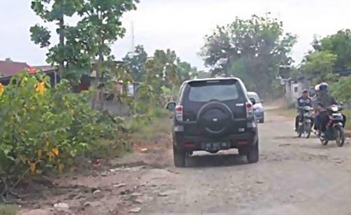 Pemudik Keluhkan Kerusakan Jalan Provinsi Ruas Wirosari-Randublatung-Cepu - infoblora.com/2015/07/pemudi… #beritablora