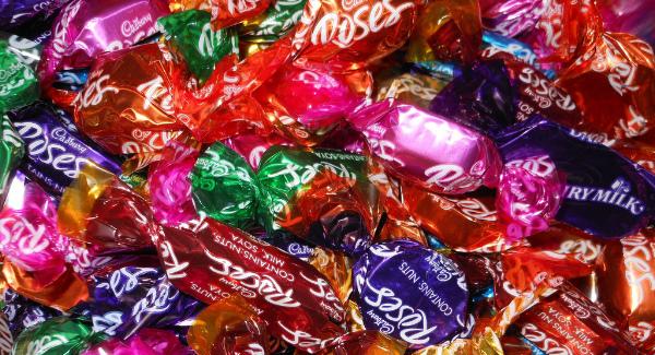 irishexaminer's tweet photo. VIDEO: The tin of Roses is getting smaller AGAIN | http://t.co/XlWdFmotKs #examviral (RMC) http://t.co/kaovBJZABt