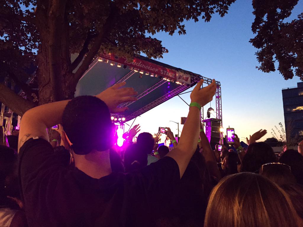 LittleBWriting's tweet image. #Blog goo.gl/pTZGsh #music @BoyzIIMen #festival #amwriting #photography #writing #expat #travel #lbloggers