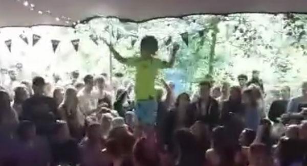 irishexaminer's tweet photo. #EXAMVIRAL: This lad dancing at Longitude is a legend | http://t.co/8e58Zfqjgv (RMC) http://t.co/uSmI0xUskE
