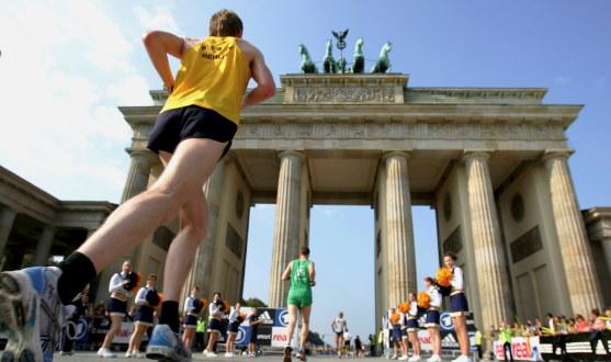 streetchilduk's tweet photo. We have places for @berlinmarathonE. Make history - be part of the 1st team to run for @scosl &amp; run through history! http://t.co/DdIR6qqHgu