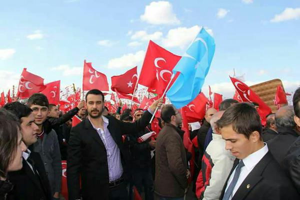 SemtEyup's tweet photo. Rahat uyu reis. Fırat Çakıroğlu http://t.co/7Zf5oNrMmT