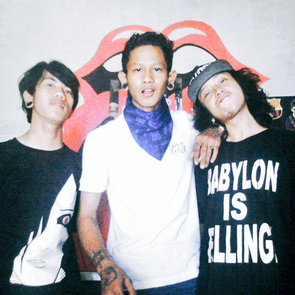 91AdityaN's tweet photo. Sahabat lama @tami_kusuma http://t.co/RrK2JNnbmq