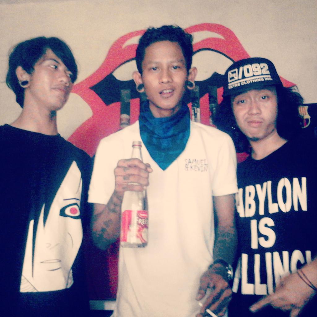 91AdityaN's tweet photo. Sahabat lama @tami_kusuma http://t.co/RrK2JNnbmq