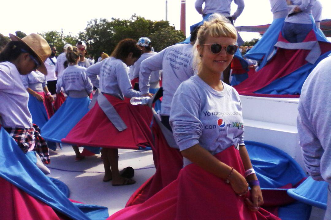trip_in_mexico's tweet photo. Cómo buen experto en experiencias @XcaretPark, ¡ahora en el espacio con @PepsiMEX!!! @ComunicacionEX #InTheCast ;) http://t.co/x9YWKI9TeN