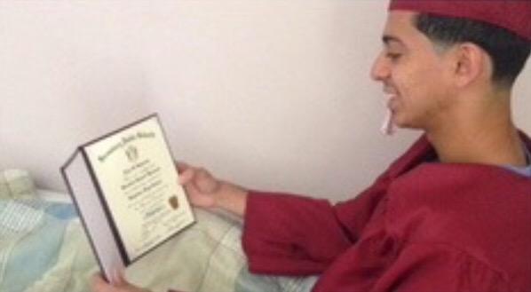 CollegeGirIProb's tweet photo. when seniors wake up and realize they never have to go to high school again http://t.co/e3hlffOk5F