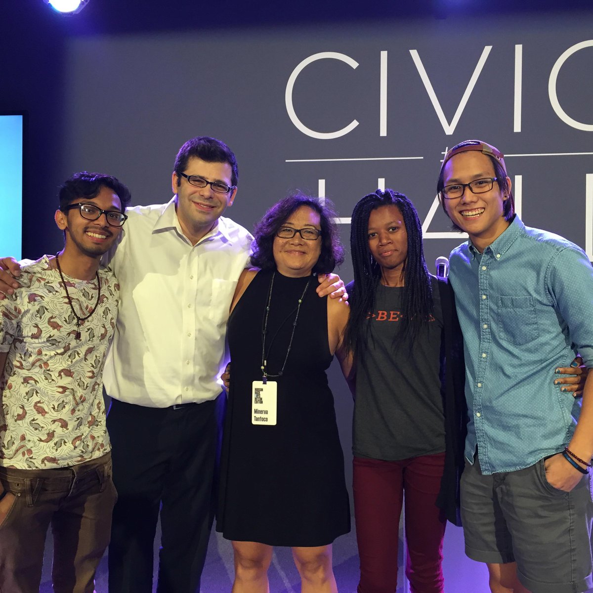 createwithcolab's tweet photo. Congrats to the @vizalytics intern team, @nlavee & @peshkc, for placing 2nd in the #HudsonHack yesterday! #AlleyLove http://t.co/z8MO42R786