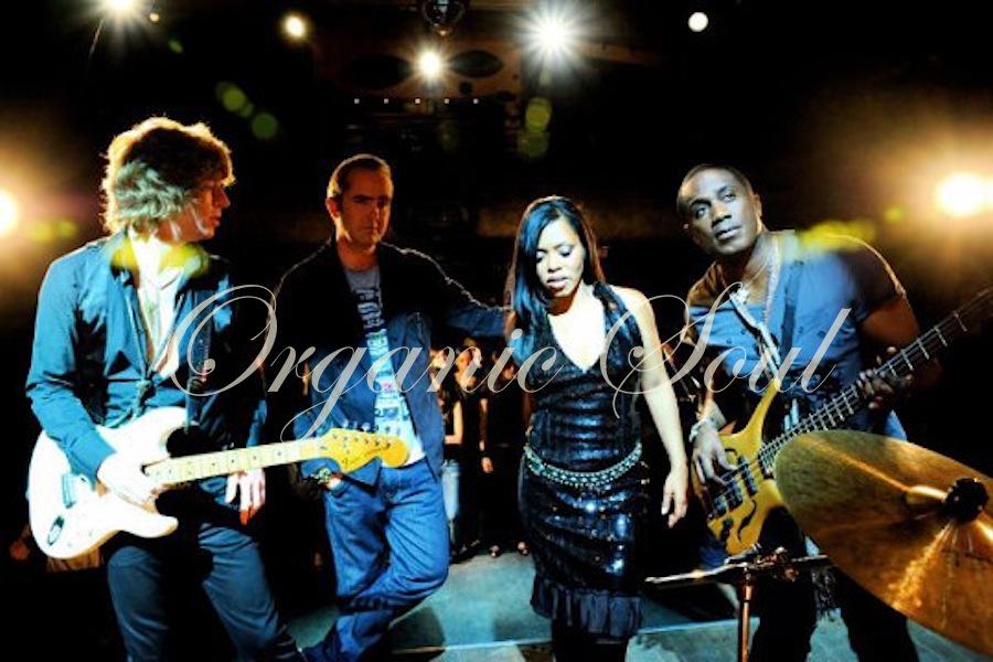 Happy Birthday f/OS Bassist Andrew Levy of The Brand New Heavies is 49.
(pic: on right) -  