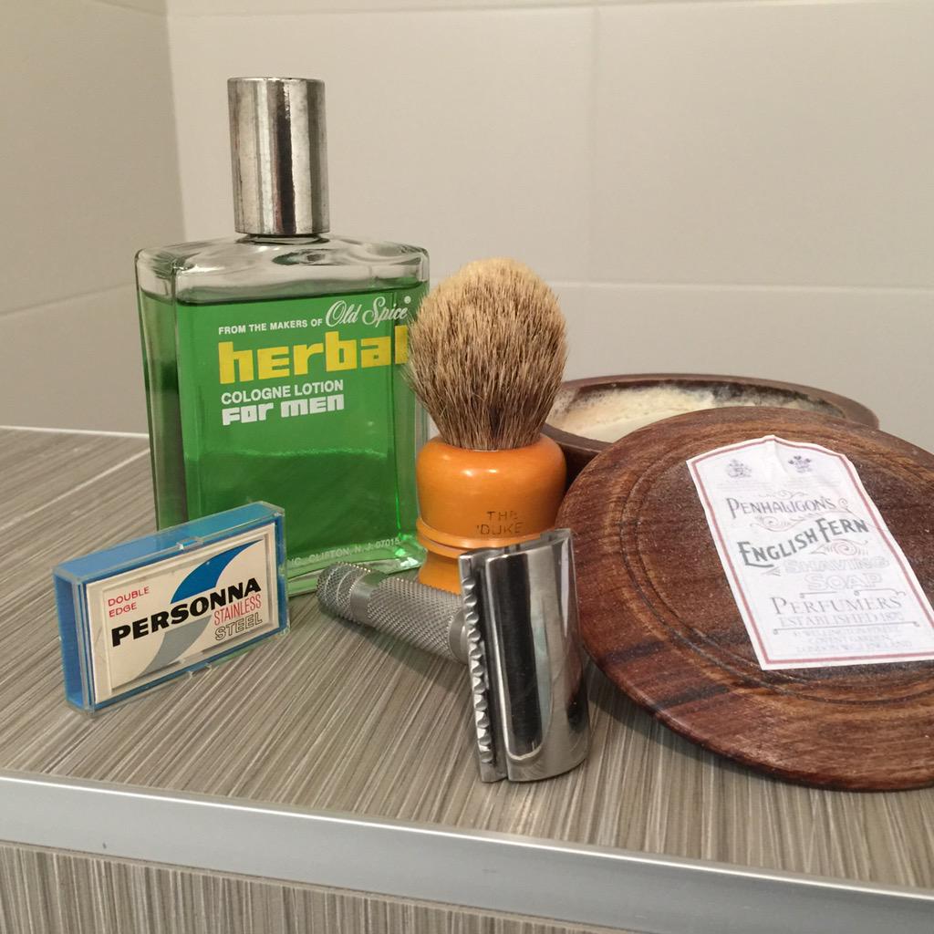 Nice #SOTD with vintage <a href="/AESimpson1919/">Simpson Brushes</a> and vintage <a href="/PenhaligonsLtd/">Penhaligon's</a> #vintageshaving #classicshave #DEshave