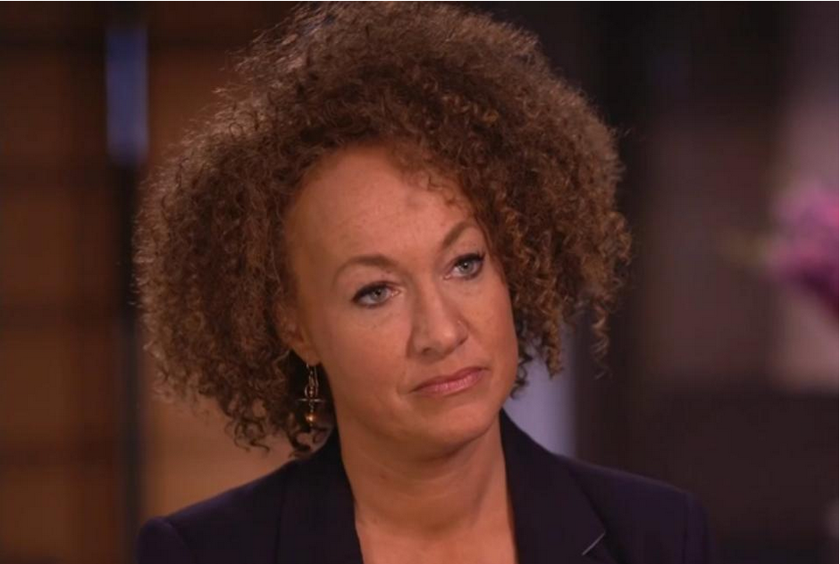 Rachel Dolezal Works in a Salon Doing Weaves and Braiding Hair Now bit.ly/1CSyxH8