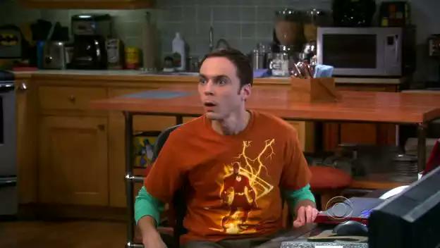 DSheldon_Cooper's tweet photo. Tú viendo #TheFlash http://t.co/71pIWrHHKx