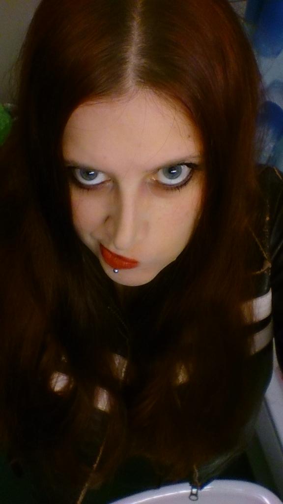 buffyevans's tweet photo. Preparing my #abaddoncosplay for the con this weekend. Have some days to fix it. #spn http://t.co/WgdpxOJrdf