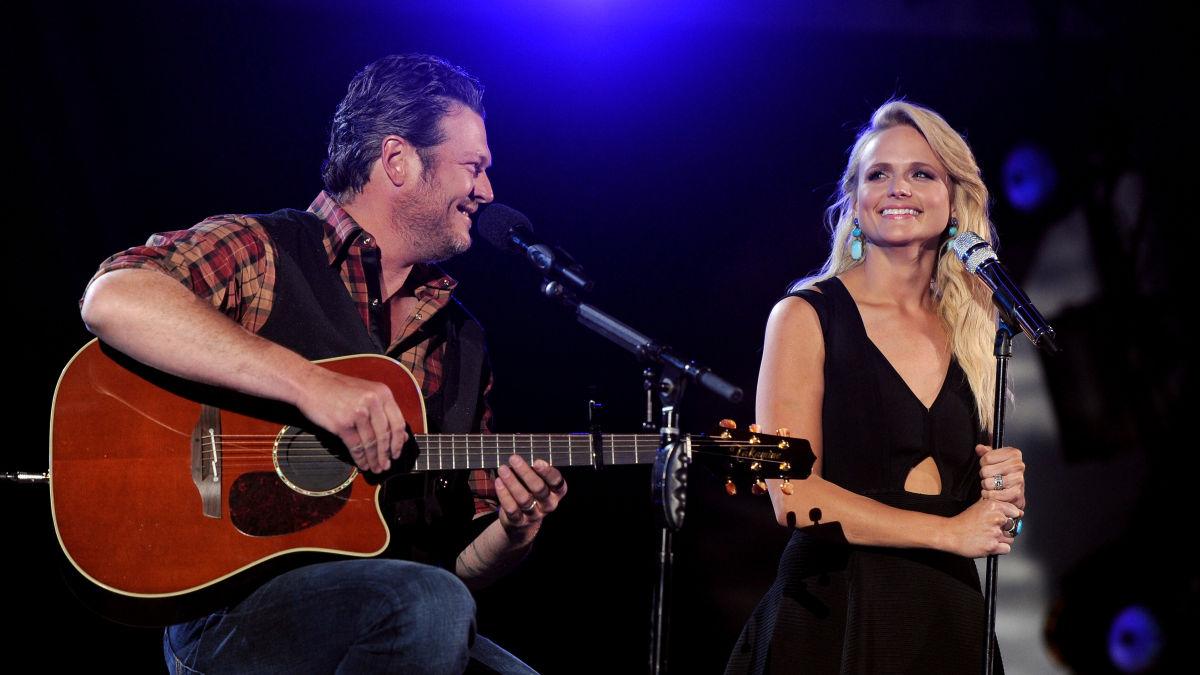 VH1's tweet photo. #BlakeShelton + #MirandaLambert divorcing is leaving us with no hope for love 💔 😭 --> http://t.co/1EP3p1xMoM http://t.co/GIY5XuLqf0