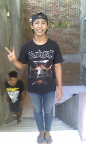 Adryan_snickers's tweet photo. Selamat tidur :) http://t.co/PXkFWic8WU
