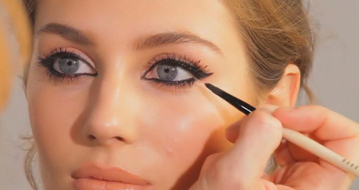 BeautyTips36's tweet photo. Easy and Quick #EyeMakeupTutorial 
http://t.co/EDlkMf6KId 
#makeuptutorial #makeupvideo #makeuptips #makeupideasvideo http://t.co/xSFWwfEPMw