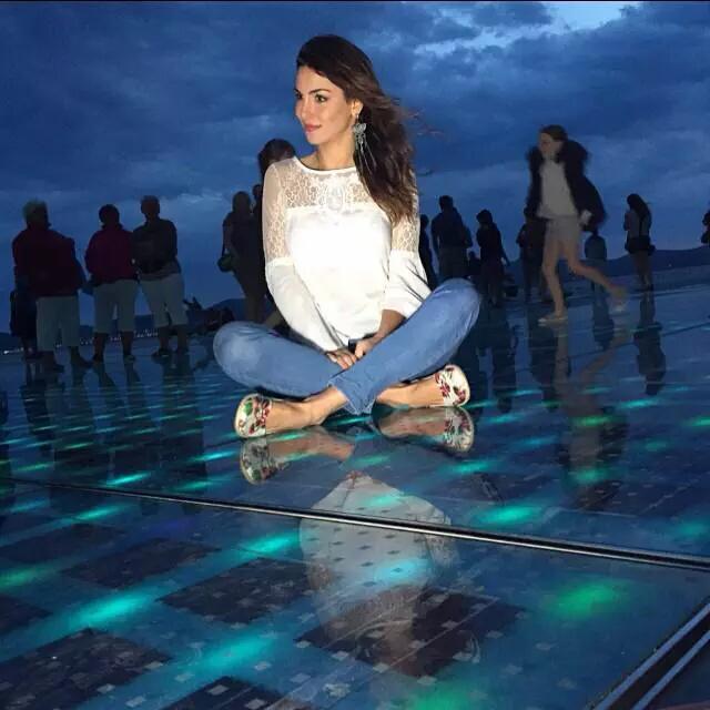 Melporai's tweet photo. Mel postou essas fotos no seu Instagram em um dos destinos de "Destino Certo" quando gravava em Zadar, Croácia http://t.co/o1rv2BSwDQ