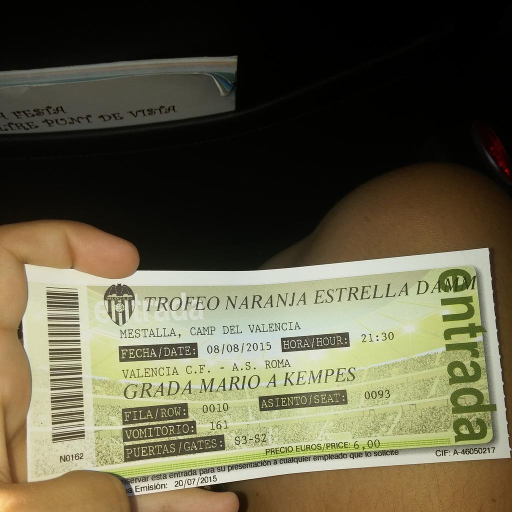NoeGaldeano_15's tweet photo. Qué ganas de pisar Mestalla! Qué ganas de @CN10_VCF ! http://t.co/s0cPQyHEGT