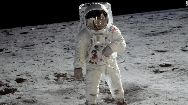 On this day in 1969, Neil Armstrong and Buzz Aldrin walked on the moon: cnn.it/1MBp6vG